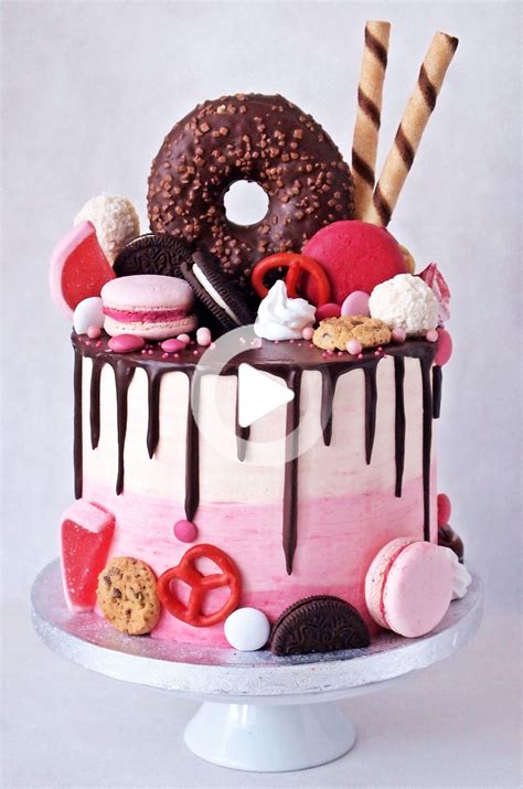 Delicious combination of raspberry and chocolate mass and kept in the colors make the cake ...