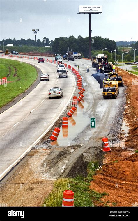 Interstate highway construction hi-res stock photography and images - Alamy