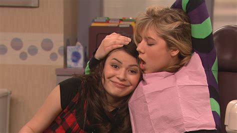 iThink They Kissed - iCarly Wiki