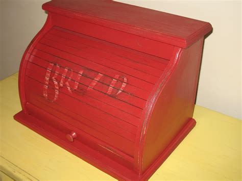 shabby and chic: Red Bread Box