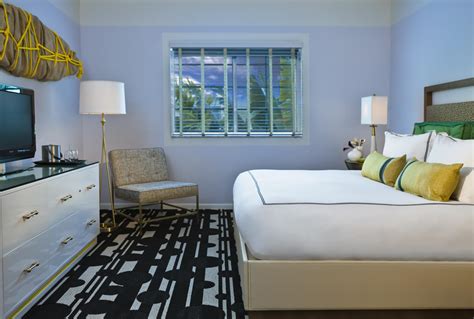 Best Price on Kimpton Surfcomber Hotel in Miami Beach (FL) + Reviews!