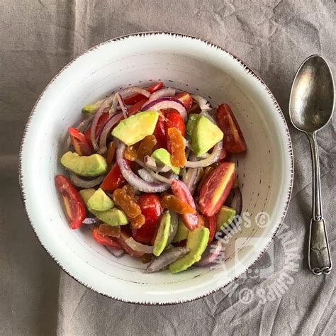 Avocado and mullet bottarga salad · Italianchips