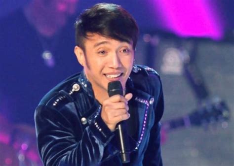 Arnel Pineda - Bio, Net Worth, Salary Age, Height, Weight, Wiki, Health ...