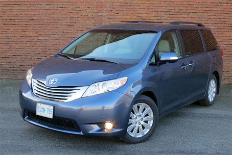 Road Test: 2014 Toyota Sienna XLE | Driving