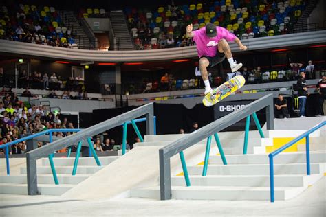 Skateboarding: Nyjah Huston Takes First Place at Street League Event in ...