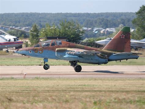 Sukhoi Su-25 Frogfoot Taking Off | Fighter jets, Fighter aircraft, Sukhoi