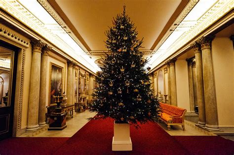 Christmas tree in the Marble Hall, Buckingham Palace Christmas 2015 ...