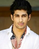 Aashim Gulati: Age, Photos, Family, Biography, Movies, Wiki & Latest ...