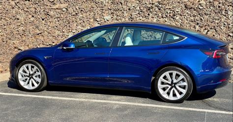 Deep Blue Metallic Model 3 with satin Chrome Delete – Tesla Model 3 Wiki