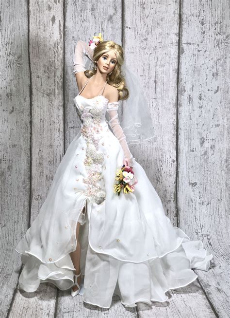 WEDDING ON CARMEL BEACH Porcelain bride doll. Ashton Drake | Barbie ...