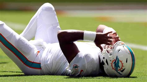 Tua Tagovailoa injury update: Dolphins' QB still in concussion protocol ...