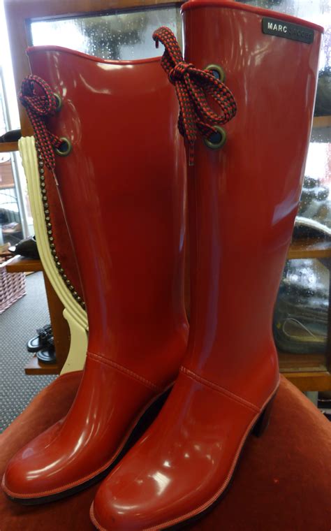 Marc Jacobs Red Rain Boots - Bargain Boutique! | Boots, Red rain boots, Wellies rain boots