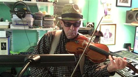 Gypsy Jazz Violin Solo: Stephane Grappelli/ "Belleville" - YouTube