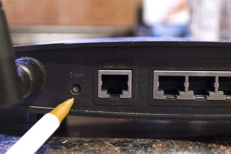 How to Configure a Wireless Router With a Comcast Cable Modem ...