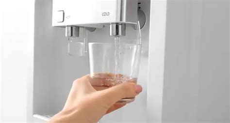 [ANSWERED] How Hot Is the Water From a Water Dispenser? - Water Seep