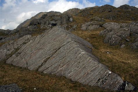 Roche moutonnée shaped like a pyramid © Nic Bullivant cc-by-sa/2.0 ...