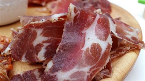 Capicola vs Prosciutto - Difference in Location, Texture & Production