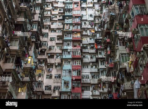 Overcrowded residential building in Hong Kong Stock Photo - Alamy