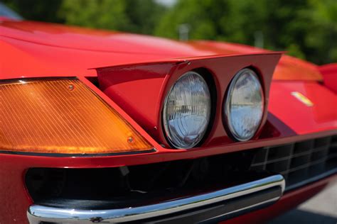 Ferrari 365 GTB/4 — BOND GROUP