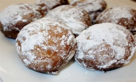 Sufganiyot Tutorial + Recipe - CakeCentral.com