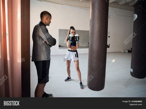 Woman Training Boxing Image & Photo (Free Trial) | Bigstock