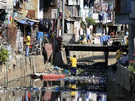 MMDA: Squatters, buildings occupy 50% of Metro Manila waterways ...