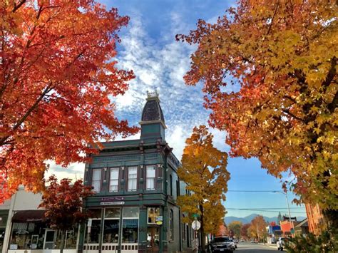 Historic Downtown - VisitGrantsPass