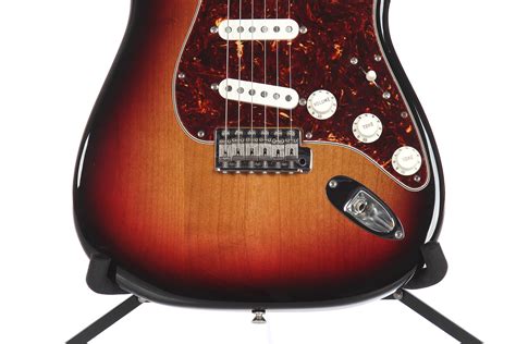 2008 Fender Artist Series John Mayer Stratocaster Sunburst | Guitar Chimp