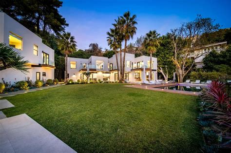 Where does Bad Bunny live? His house in L.A. and past whereabouts