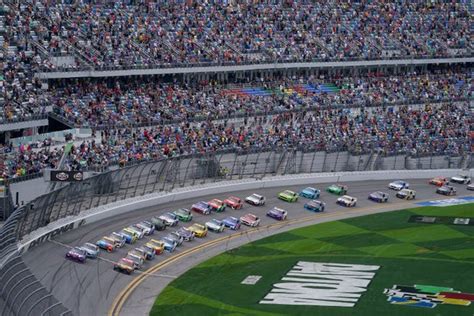 Daytona 500 live updates: Fiery last-lap crash results in McDowell win