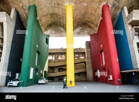 The High Court of Chandigarh designed by the architect Le Corbusier Stock Photo - Alamy