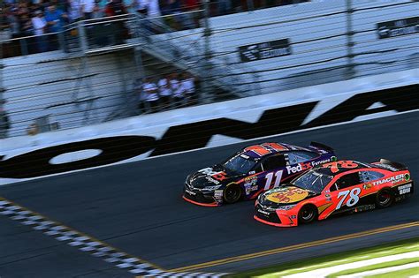 Video: The 2016 Daytona 500 Was The Closest Finish In Daytona History.