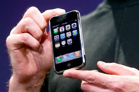 First Generation Apple iPhone Fetches Over $63k at Auction