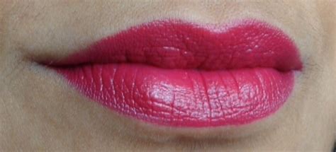 Revlon Super Lustrous Lipstick Cherries in the Snow: Review and ...