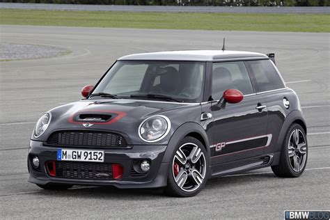 Videos: MINI JOHN COOPER WORKS Performance Parts