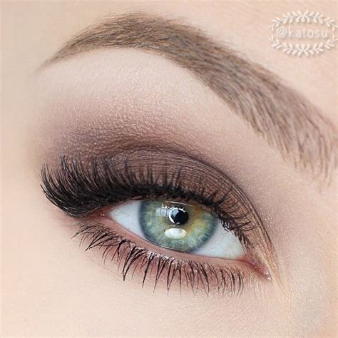 Very simple brown smoky eye, great for every day Dramatic Smokey Eye, Perfect Winged Eyeliner ...