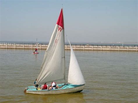 How to Choose a Sailing Dinghy (For Beginners) – Boating Bro Your ...