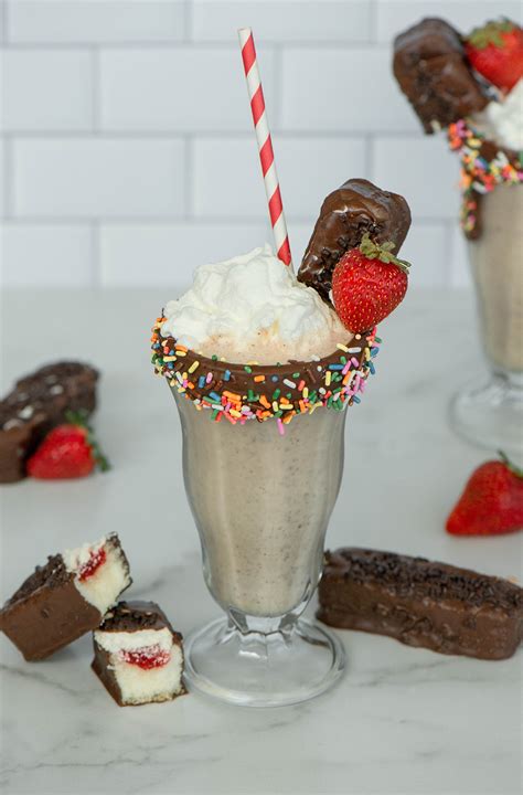 Gansito Milkshake | Malteada de Gansito - Nibbles and Feasts