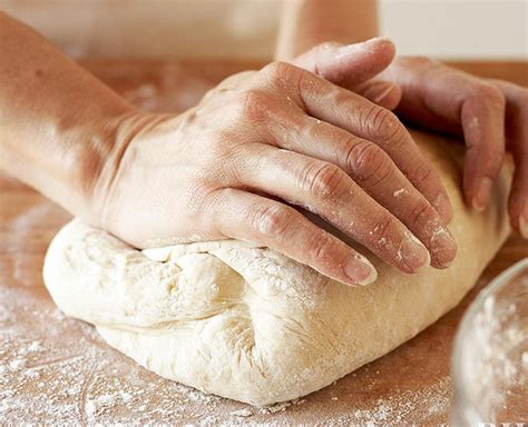 Know The Right Way To Knead The Dough | know the right way to knead the dough | HerZindagi