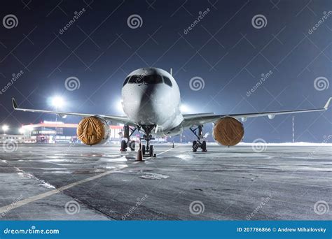 Modern Passenger Jet Plane on the Night Airport Apron Stock Photo - Image of travel, cockpit ...