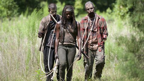 Papeis de parede 2560x1440 The Walking Dead Zumbi Danai Gurira Michonne Negróide Três 3 Filme ...