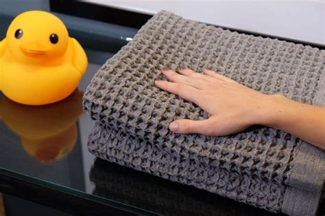 Onsen Towels - Taking a bath was never this fun - Tech Reviews | Onsen bath, Bath towels, Onsen