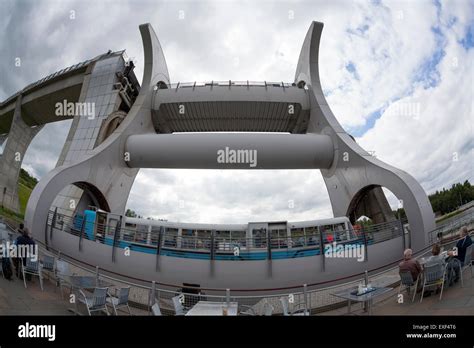 Trip boat descending on the Falkirk Wheel, Falkirk, Stirling Stock Photo - Alamy