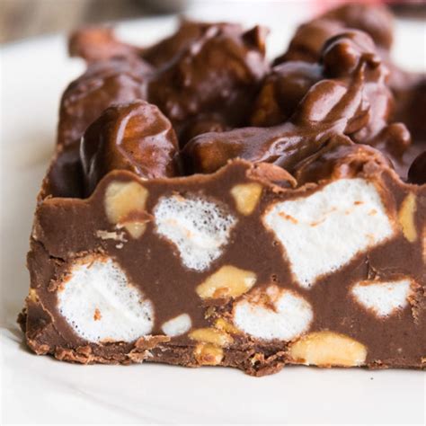 Rocky Road Fudge-Only 5 Minutes To Make-Gonna Want Seconds