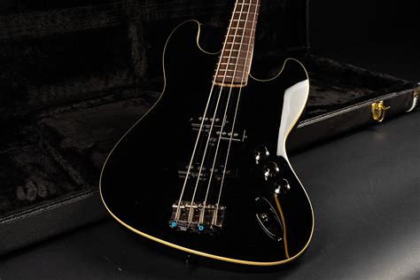 Fender Aerodyne Jazz Bass – Black – GuitarPoint