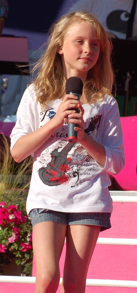 File:Zara Larsson.jpg - Wikipedia