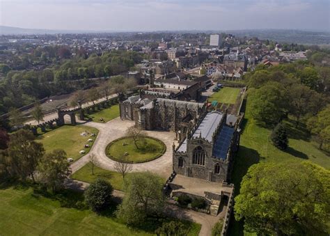 Auckland Castle's renovated treasures revealed - BBC News