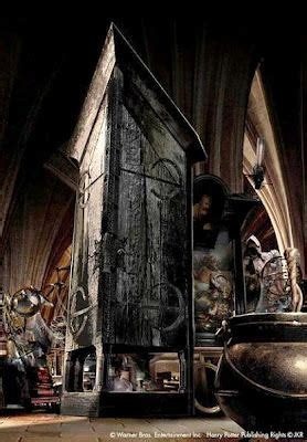 Vanishing Cabinet | Harry potter wiki, Harry potter universal, Harry potter pictures