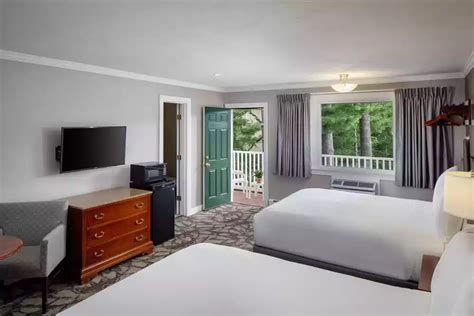 Rooms With a View | Golden Gables Inn