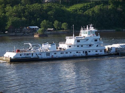 Closer view of towboat | Tug boats, Tow boat, Boat